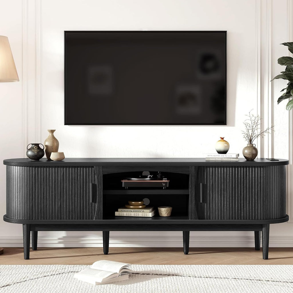 Decofy Mid Century TV Stand for TVs up to 80 Inches, Entertainment Center with Storage, Power Outlet, Fluted Sliding Doors & Adjustable Shelves, Modern Media TV Console Table for Living Room (Oak)