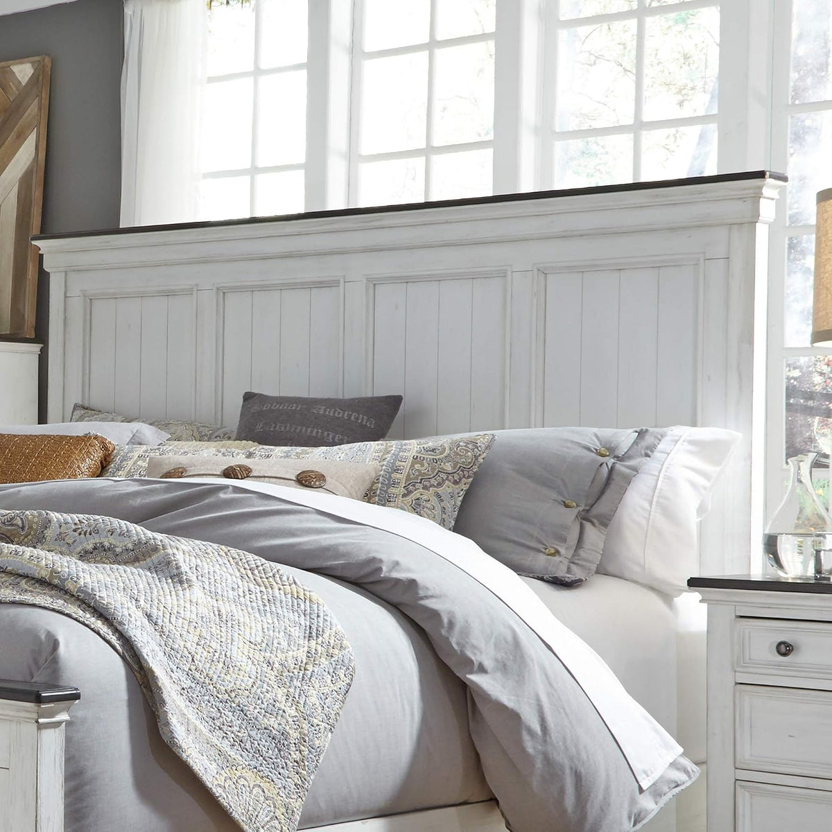 Liberty Furniture Allyson Park King Panel Headboard Cottage - Wirebrushed White w/Charcoal Tops